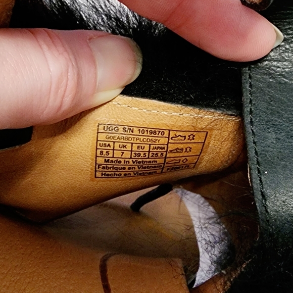 UGG Sandals - Picture 4 of 7